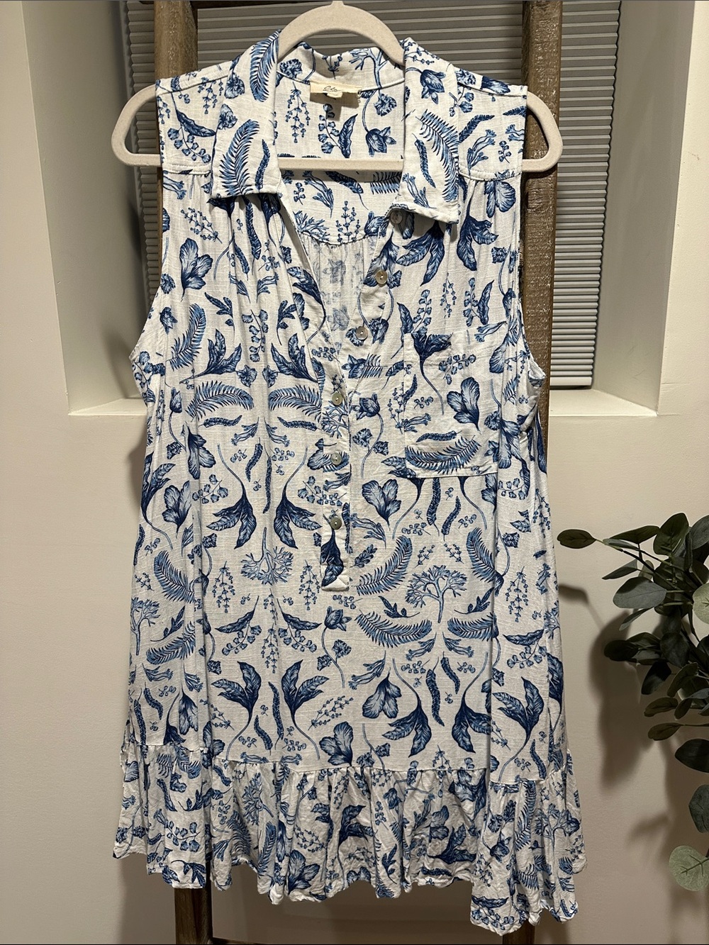 Elan White and Blue Floral Mini Dress